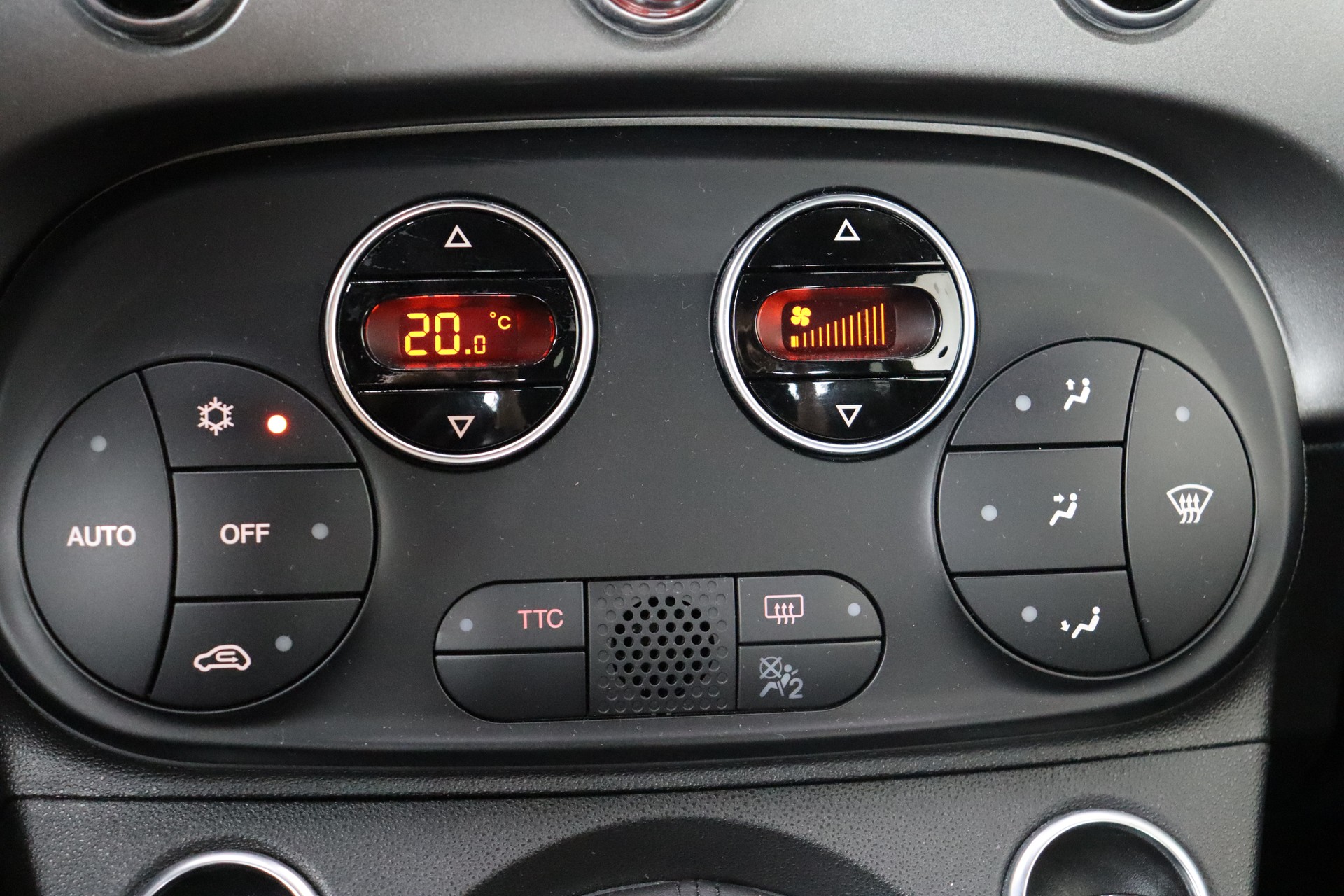 FIAT 595 1.4 16V TURBO ABARTH PISTA * GIFTGRÜN * CH-FAHRZEUG * 70TH-ANNIVERSARY *-image-25