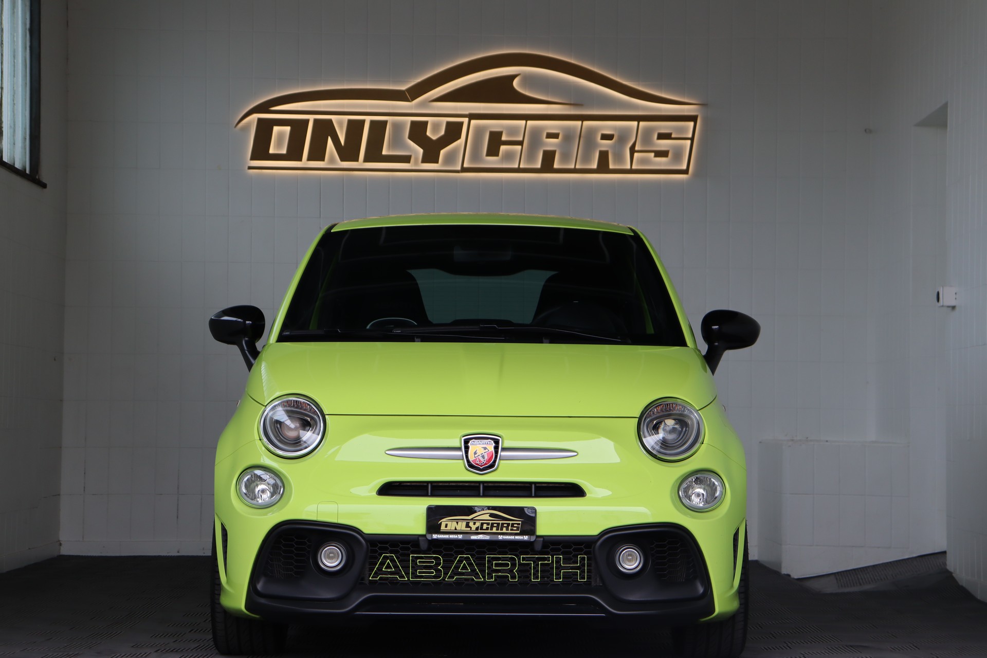 FIAT 595 1.4 16V TURBO ABARTH PISTA * GIFTGRÜN * CH-FAHRZEUG * 70TH-ANNIVERSARY *-showroom-element-1
