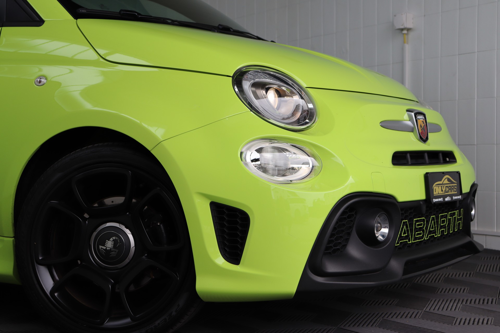 FIAT 595 1.4 16V TURBO ABARTH PISTA * GIFTGRÜN * CH-FAHRZEUG * 70TH-ANNIVERSARY *-showroom-element-2