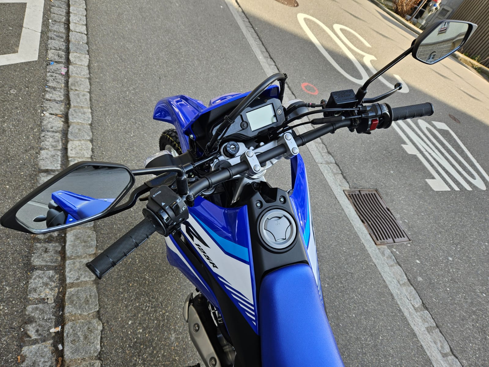 YAMAHA WR 125-image-2