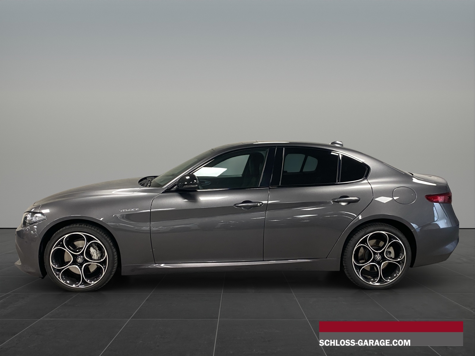 ALFA ROMEO Giulia 2.0 Q4 Veloce-showroom-element-2