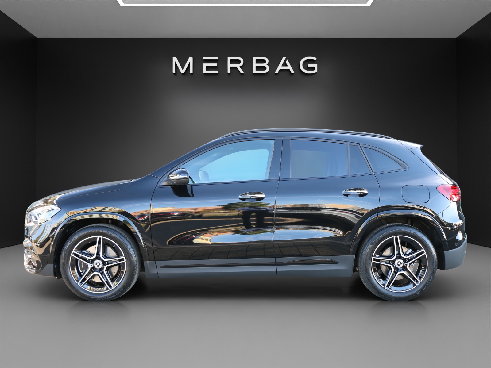 MERCEDES-BENZ GLA 250 4MATIC Swiss Star-image-1
