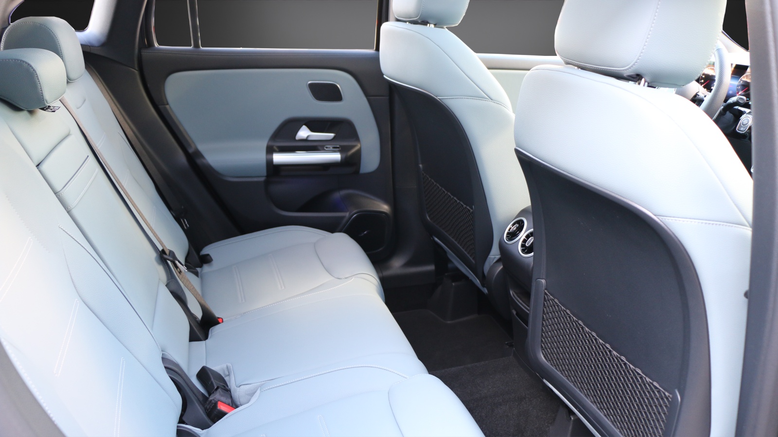 MERCEDES-BENZ GLA 250 4MATIC Swiss Star-image-9