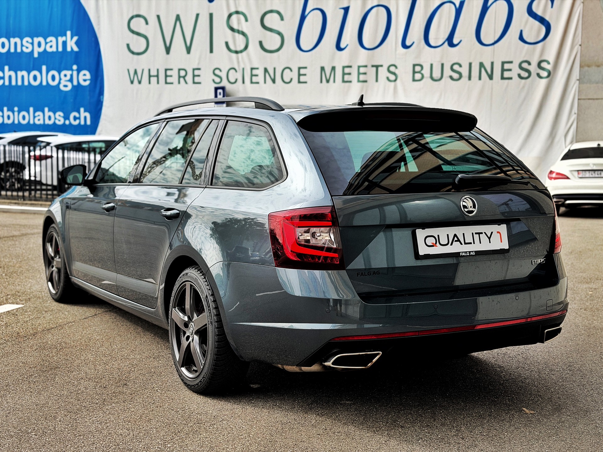 SKODA Octavia Combi 2.0 TDI RS 4x4 DSG-showroom-element-2