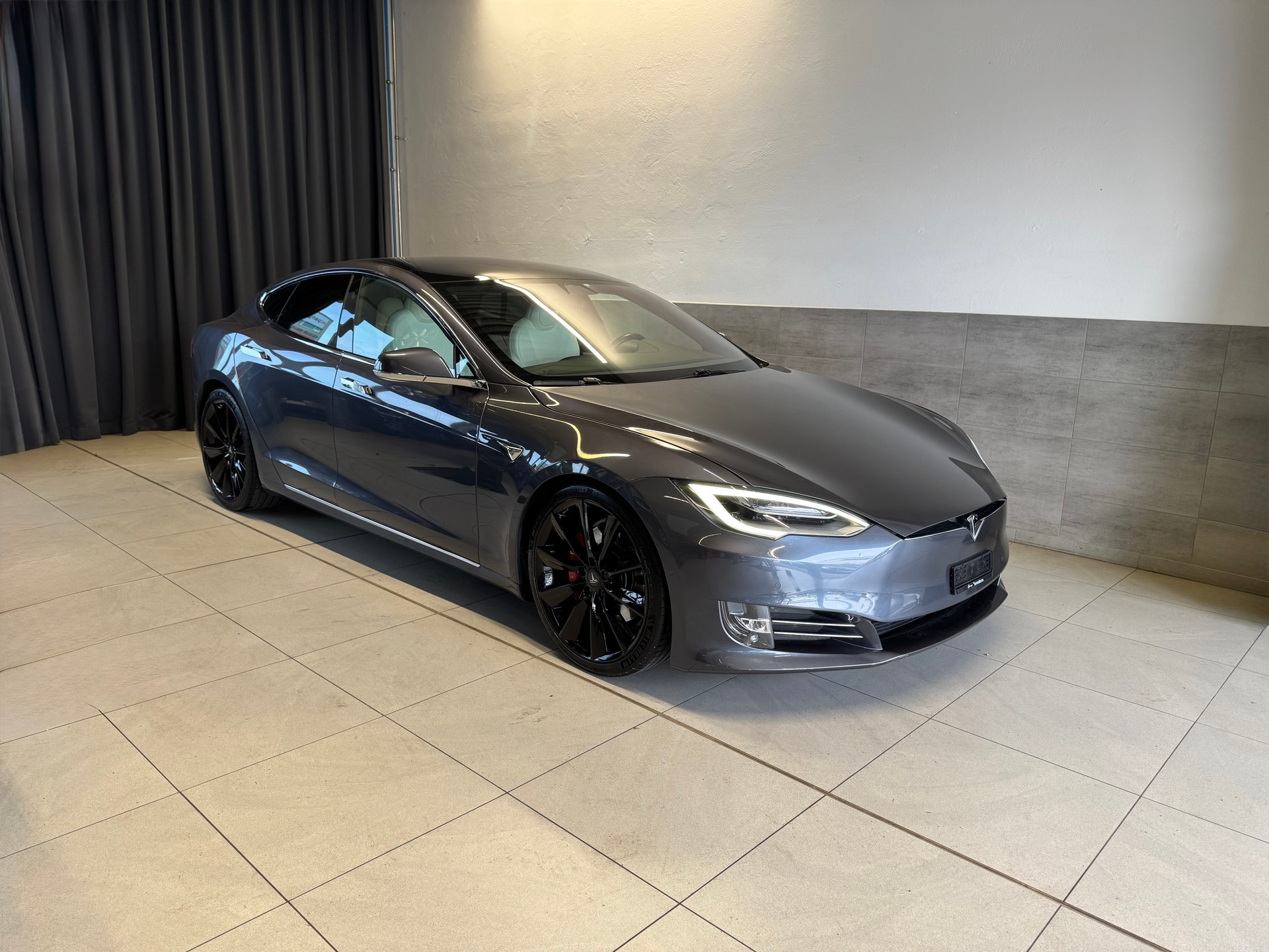 TESLA Model S Ludicrous Performance(M)(50)