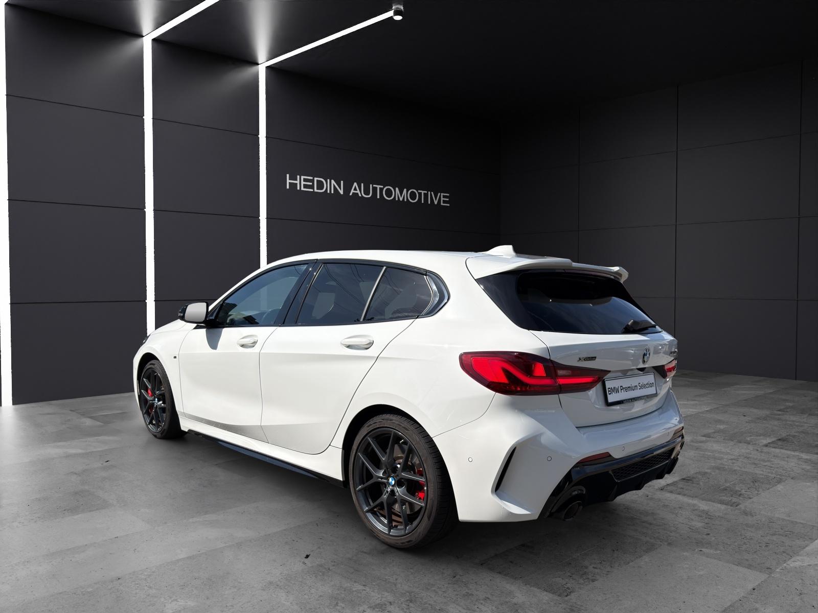 BMW 1er Reihe F40 M135i xDrive-showroom-element-2