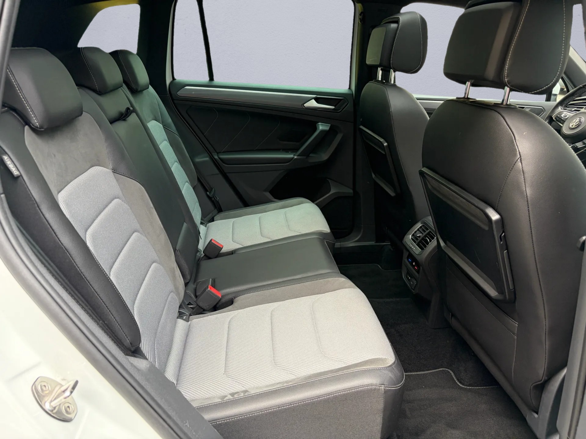 VW Tiguan 2.0TSI Highline 4Motion DSG-image-11