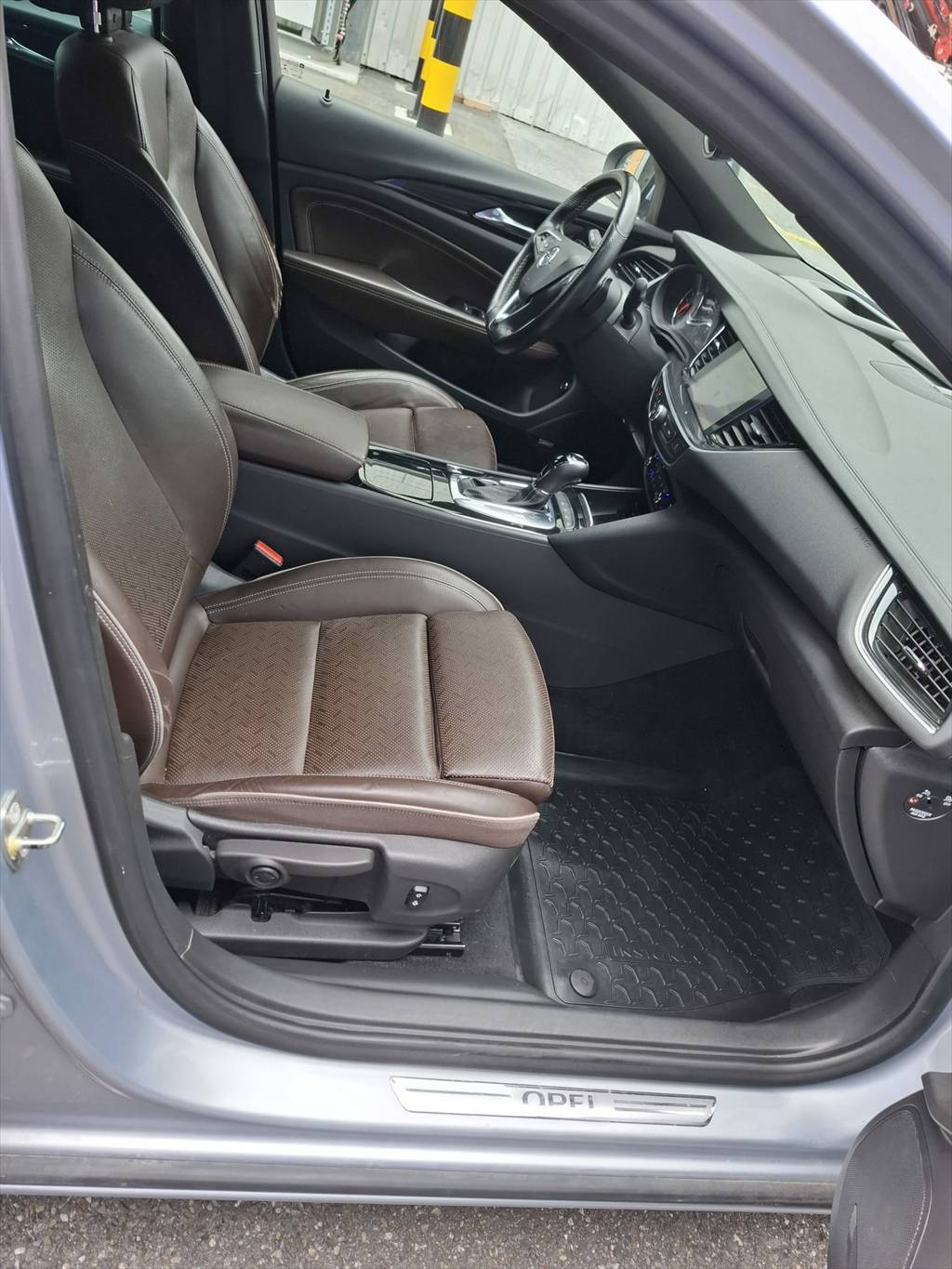 OPEL Insignia 2.0 CDTI Sports Tourer Excellence Automatic-image-10