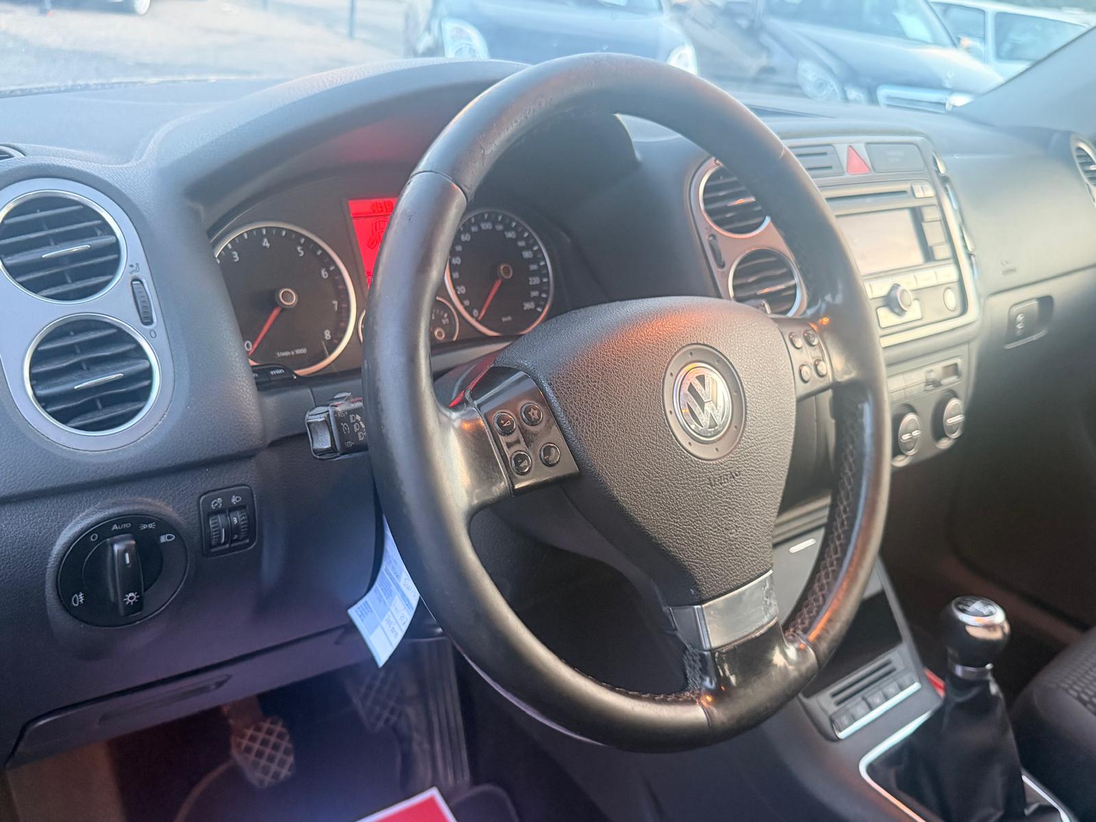 VW Tiguan 1.4 TSI Sport&Style-image-11