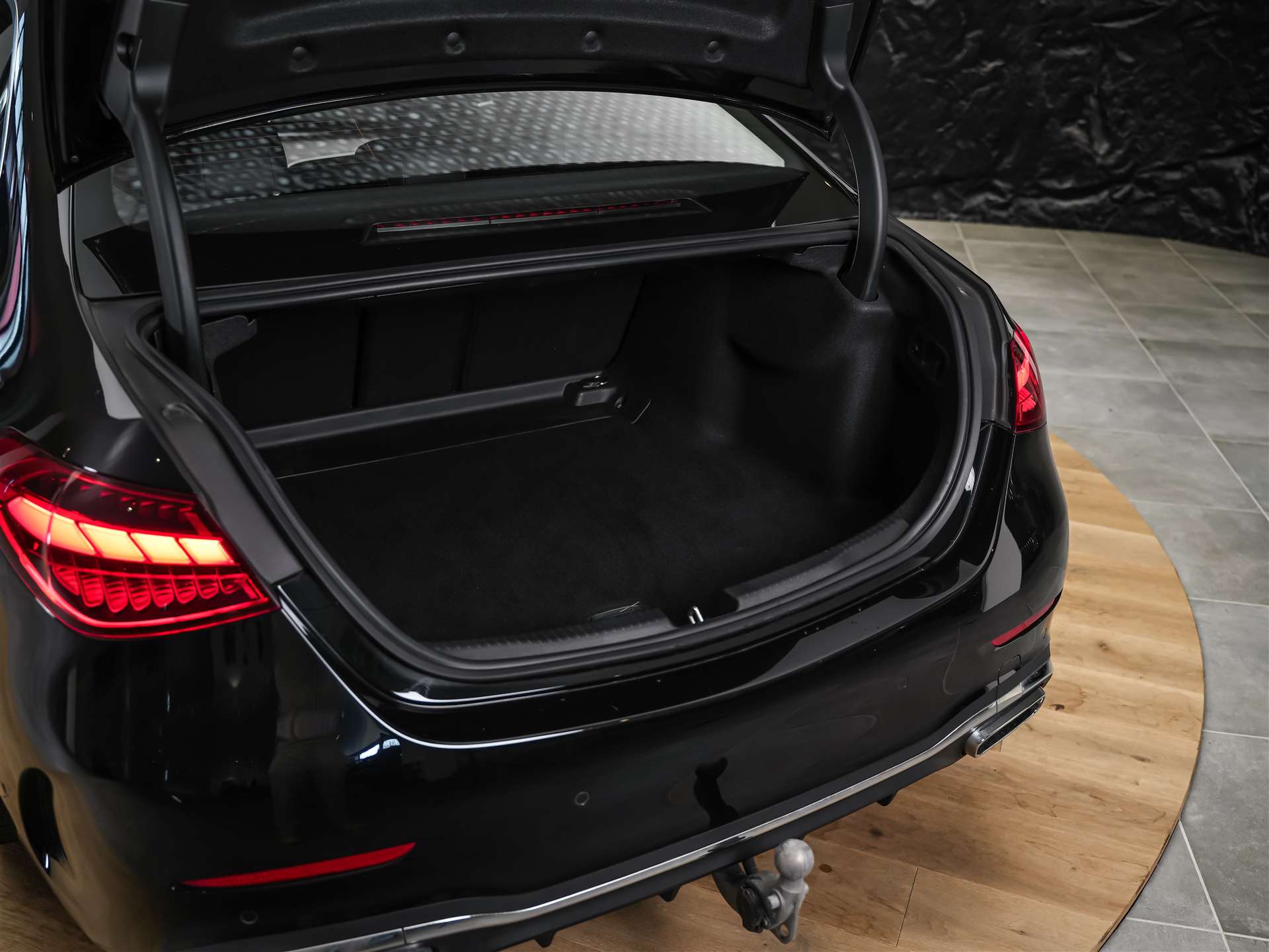 MERCEDES-BENZ C 300 Limo AMG Advance *Werksgarantie*20" Felgen*-image-42