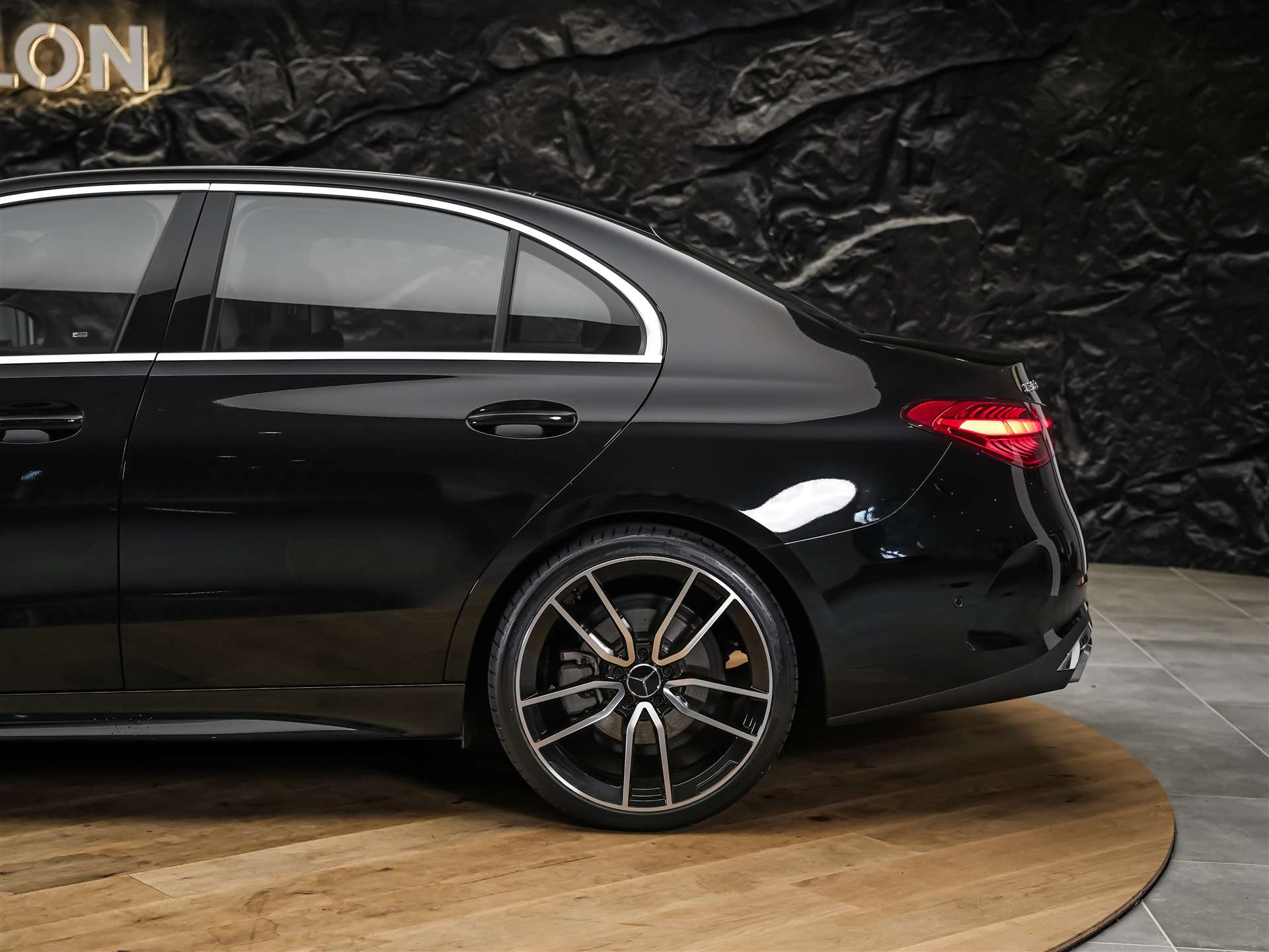 MERCEDES-BENZ C 300 Limo AMG Advance *Werksgarantie*20" Felgen*-image-16