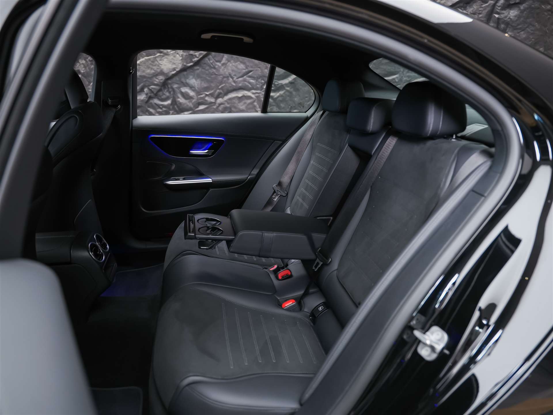 MERCEDES-BENZ C 300 Limo AMG Advance *Werksgarantie*20" Felgen*-image-12