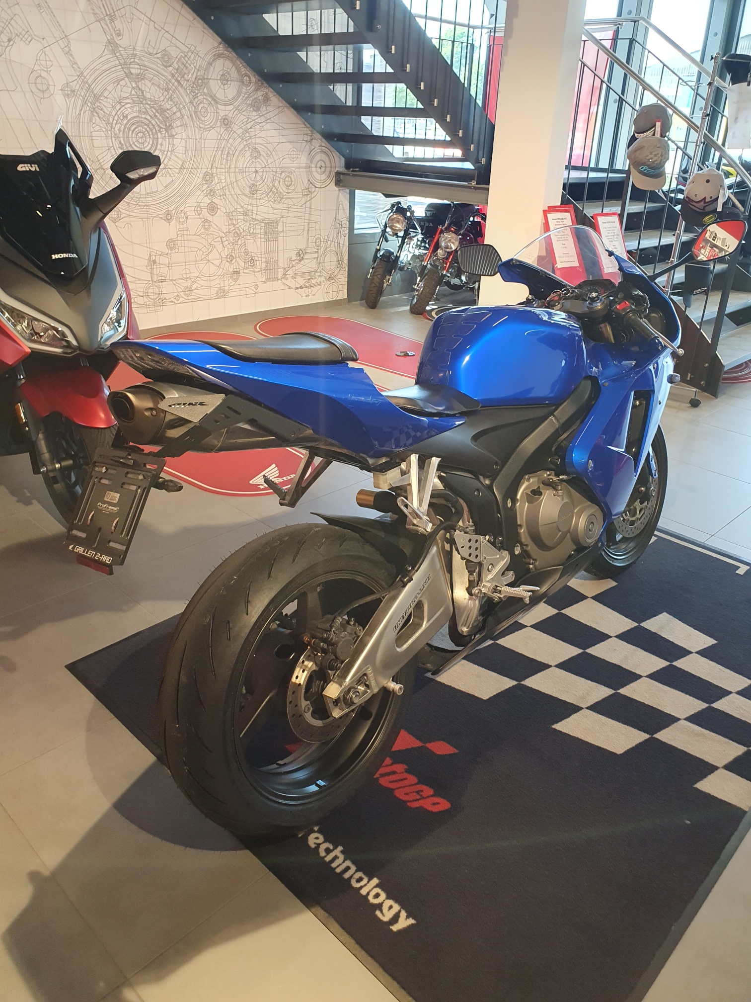 HONDA CBR 600 RR-image-3
