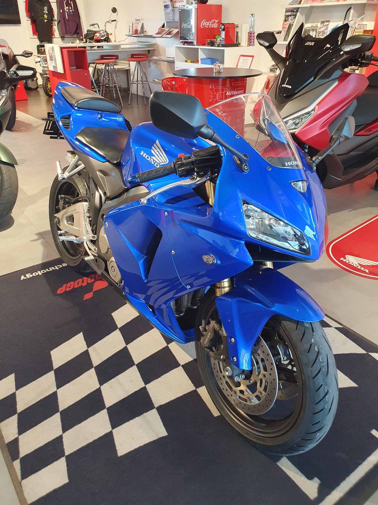 HONDA CBR 600 RR-image-0