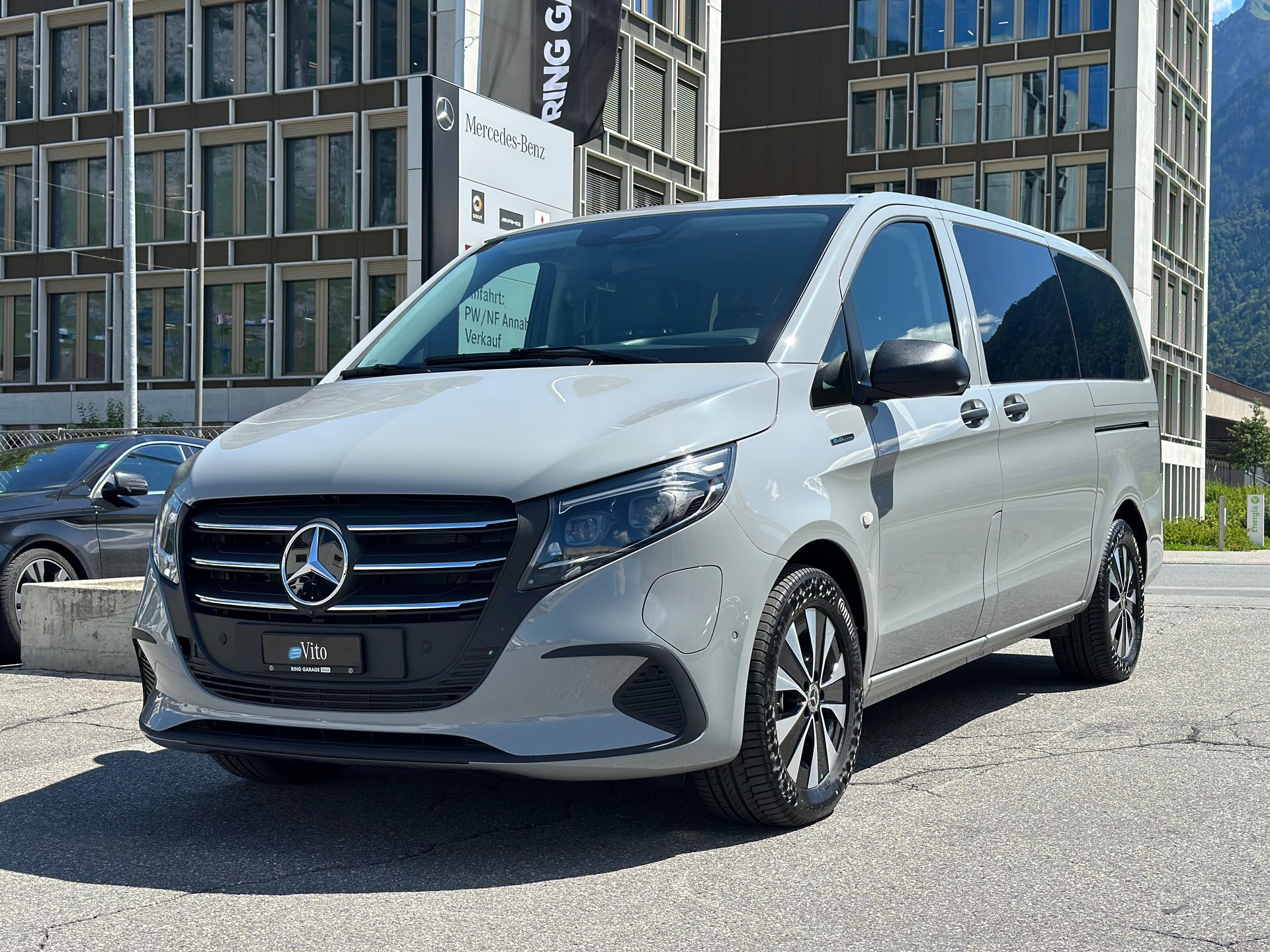 MERCEDES-BENZ eVito 129 KB TOURER PRO Lang 4x2-showroom-element-2