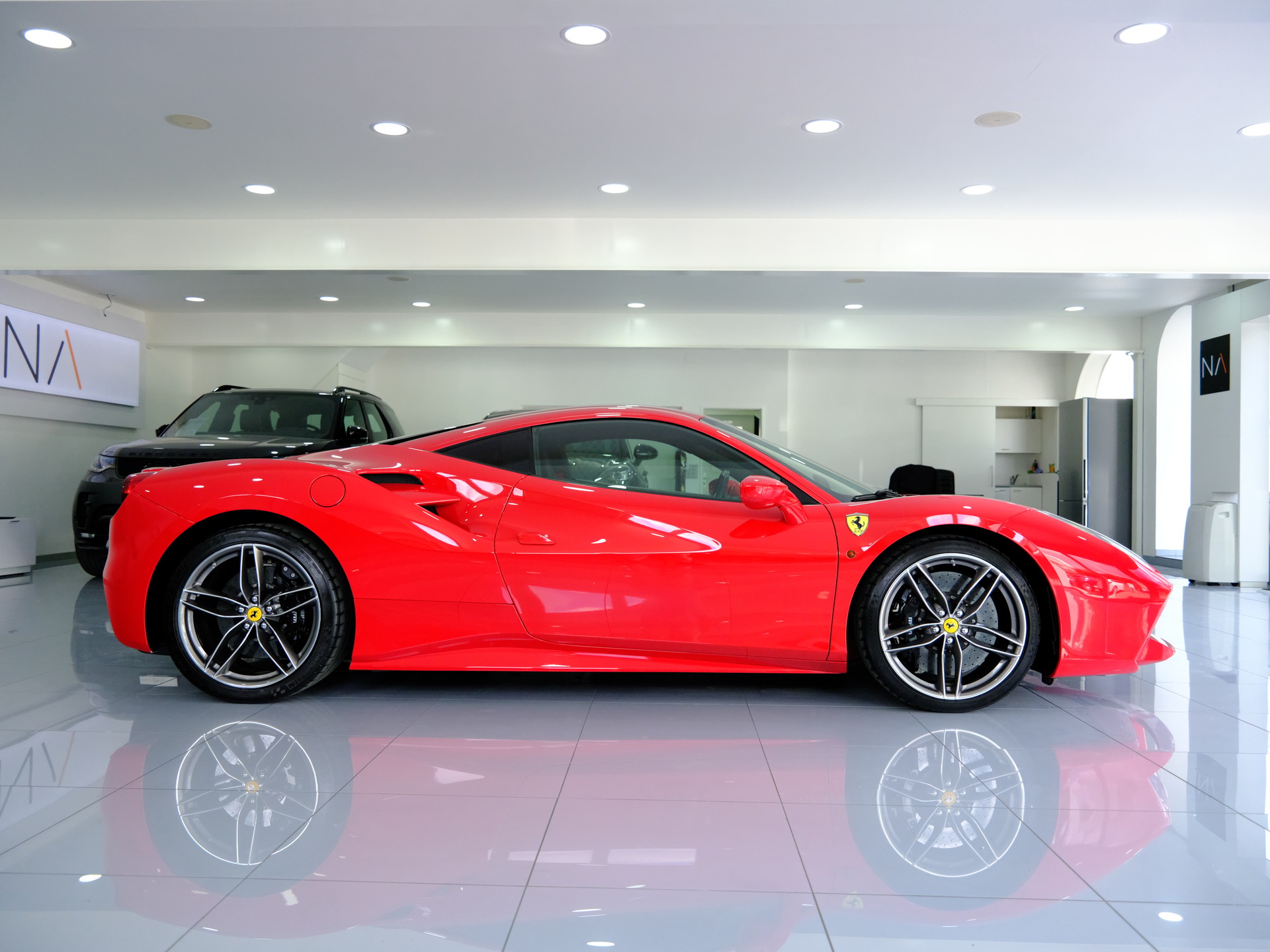 FERRARI 488 GTB 3.9 V8-showroom-element-1