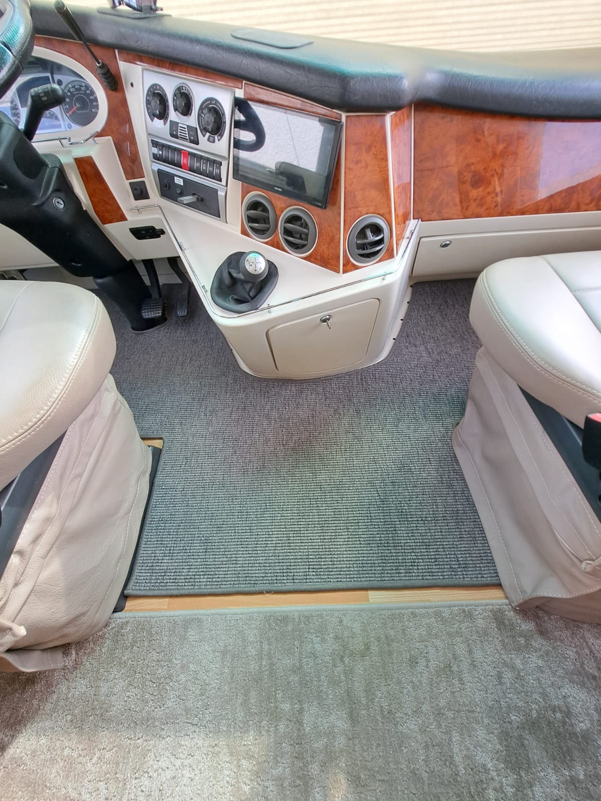 CONCORDE Charisma II 890M Bar Version-image-17