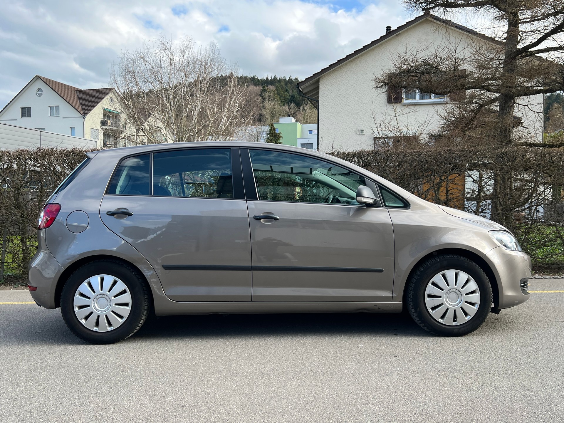 VW Golf Plus 2.0 TDI Trendline DSG-image-7