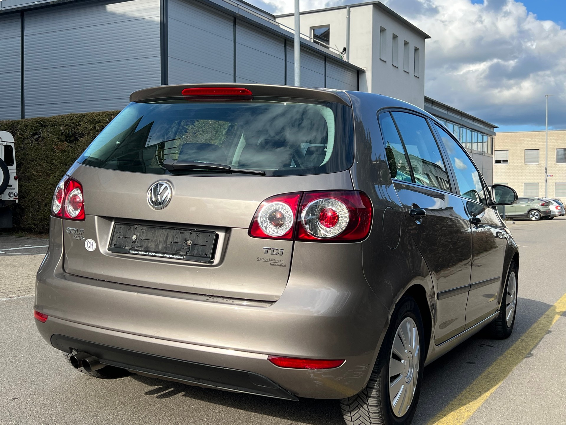 VW Golf Plus 2.0 TDI Trendline DSG-image-4