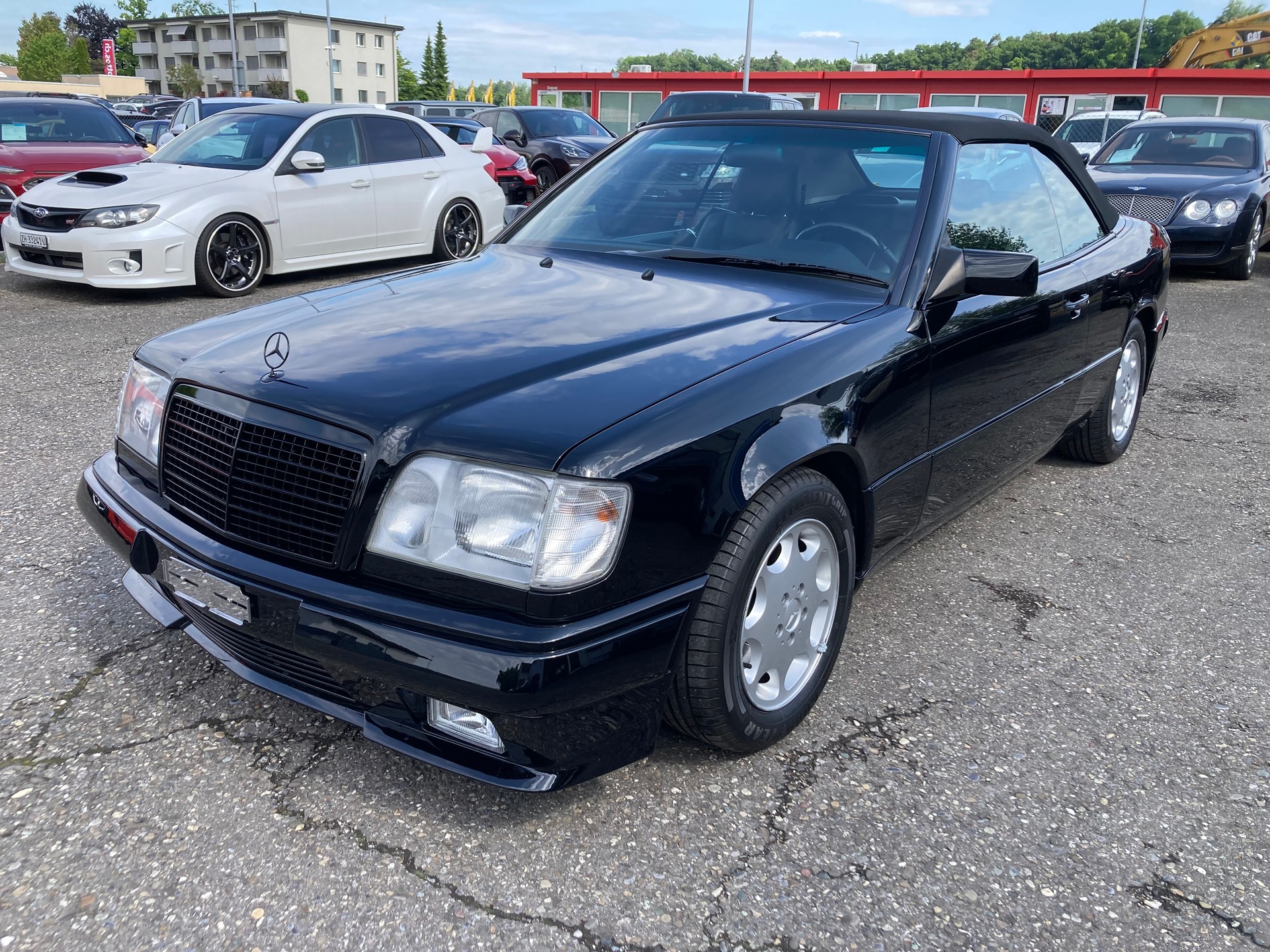 MERCEDES-BENZ E 220 Cabrio-showroom-element-1