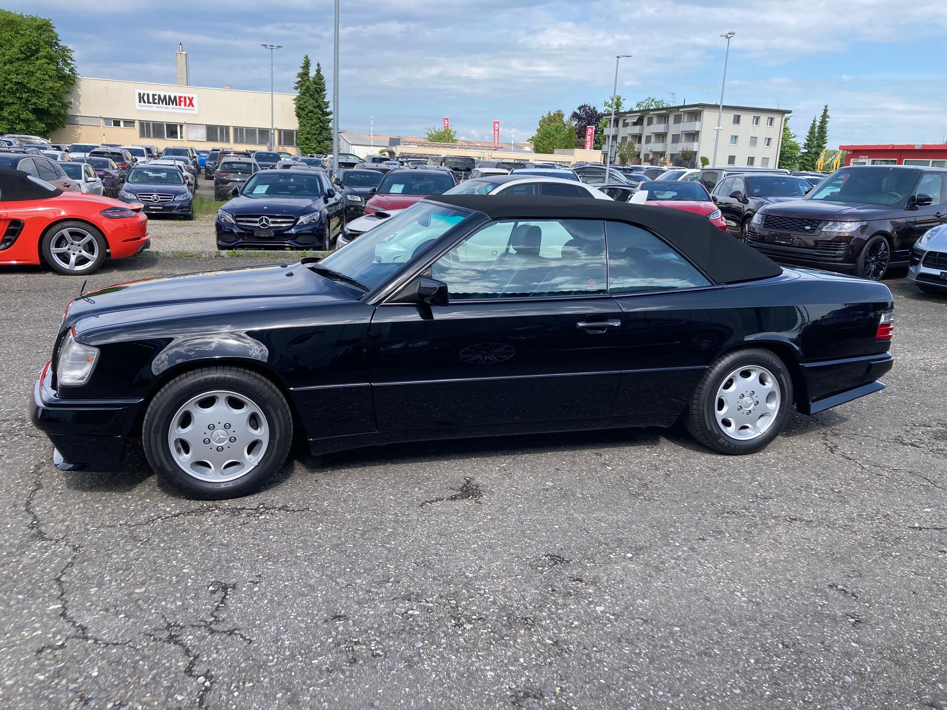 MERCEDES-BENZ E 220 Cabrio-showroom-element-2