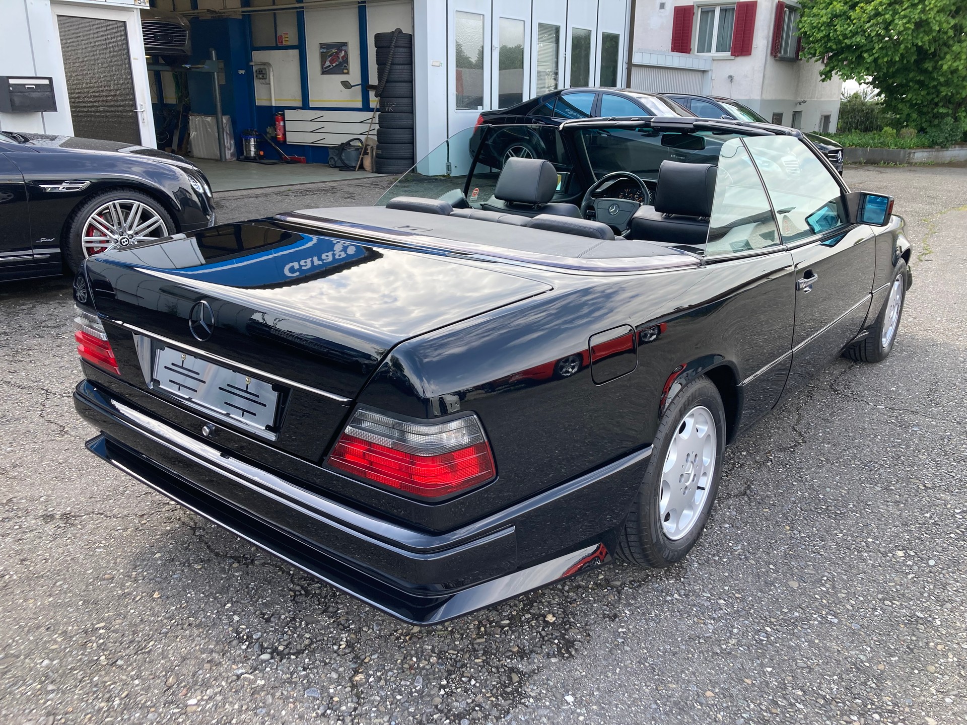 MERCEDES-BENZ E 220 Cabrio-image-7