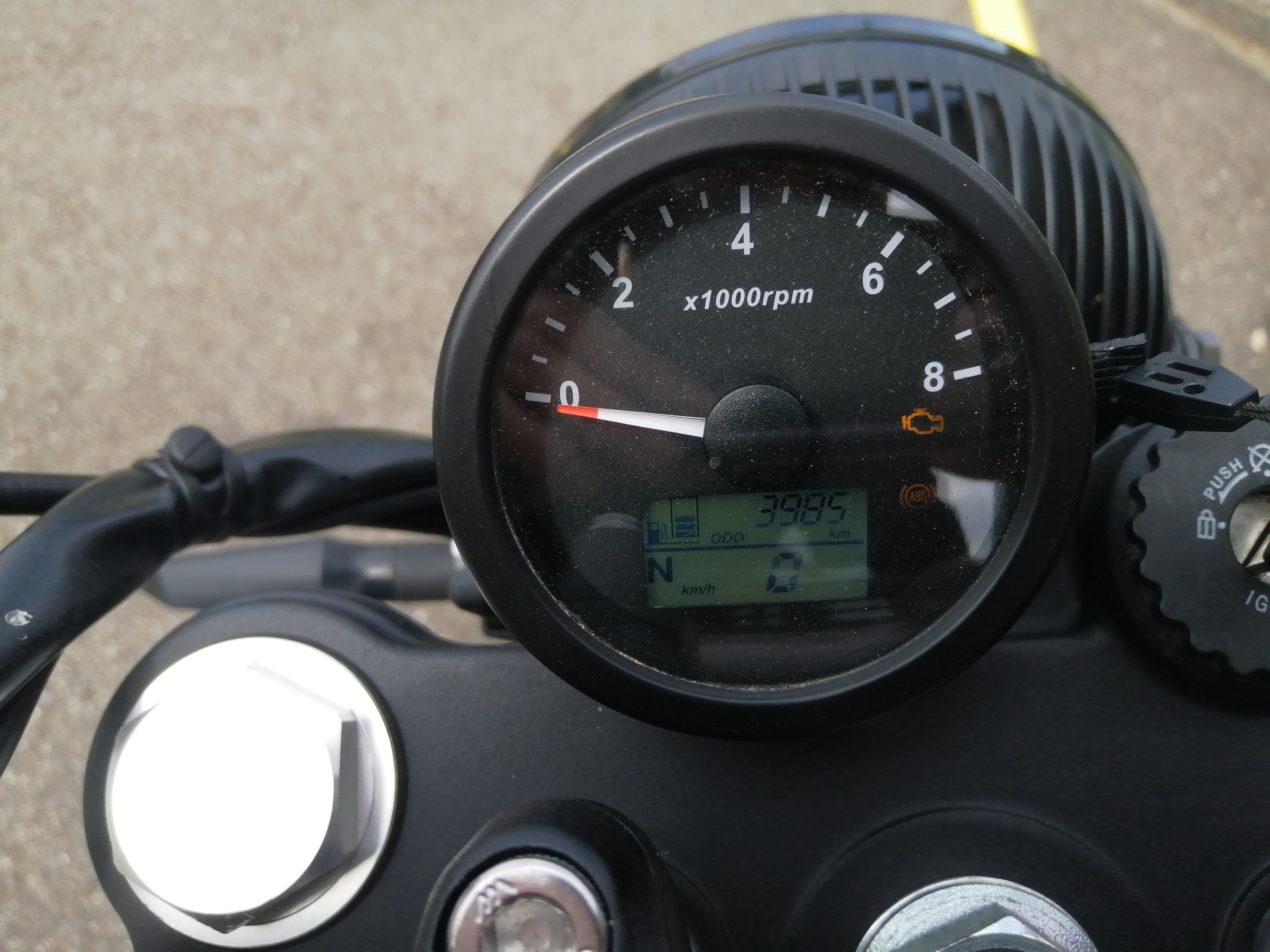 MASH 650 X-Ride-image-5