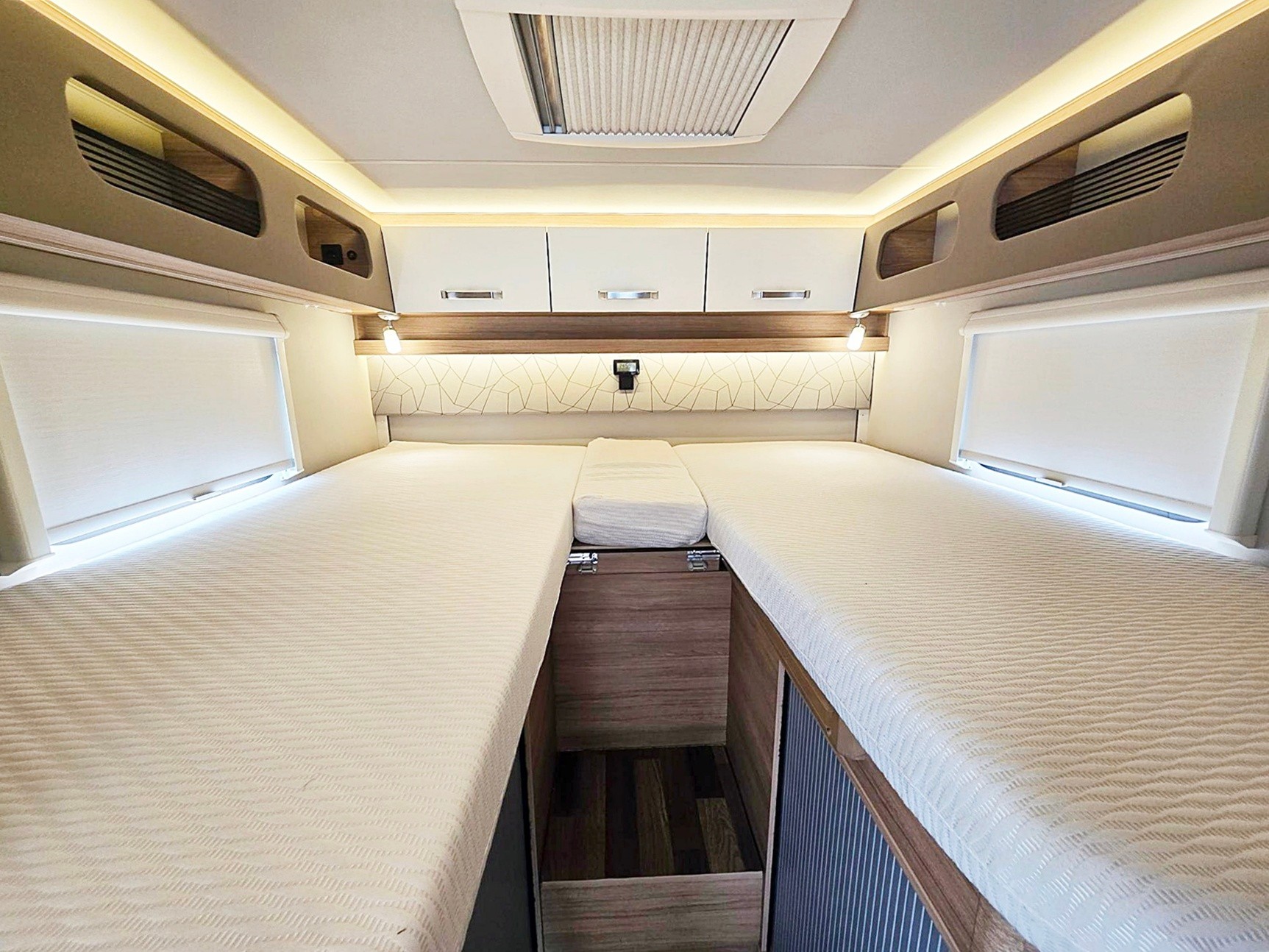 WEINSBERG CARACOMPACT 600 MEG PEPPER EDITION 2,2 HDI PEUGEOT-image-9