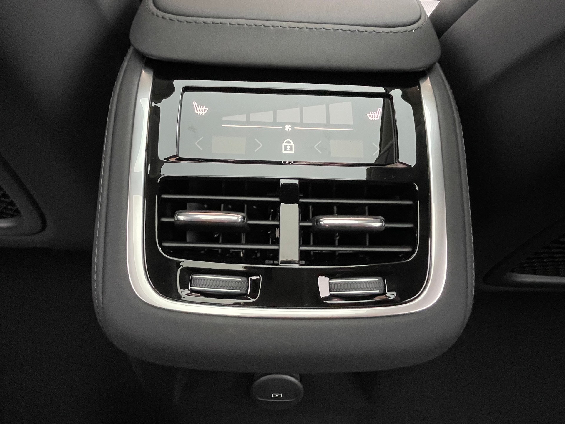 VOLVO XC90 2.0 T8 TE Ultra Dark eAWD-image-11