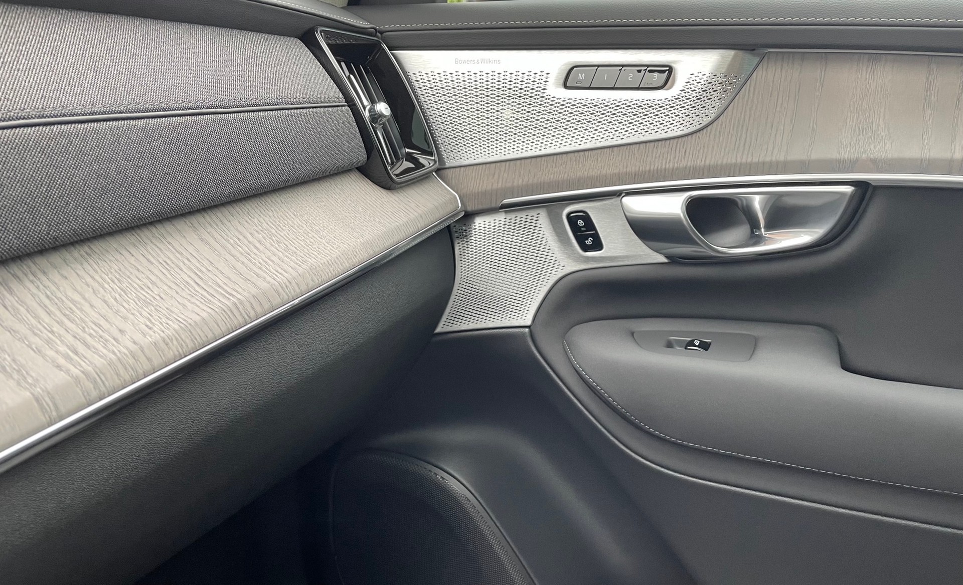 VOLVO XC90 2.0 T8 TE Ultra Dark eAWD-image-15