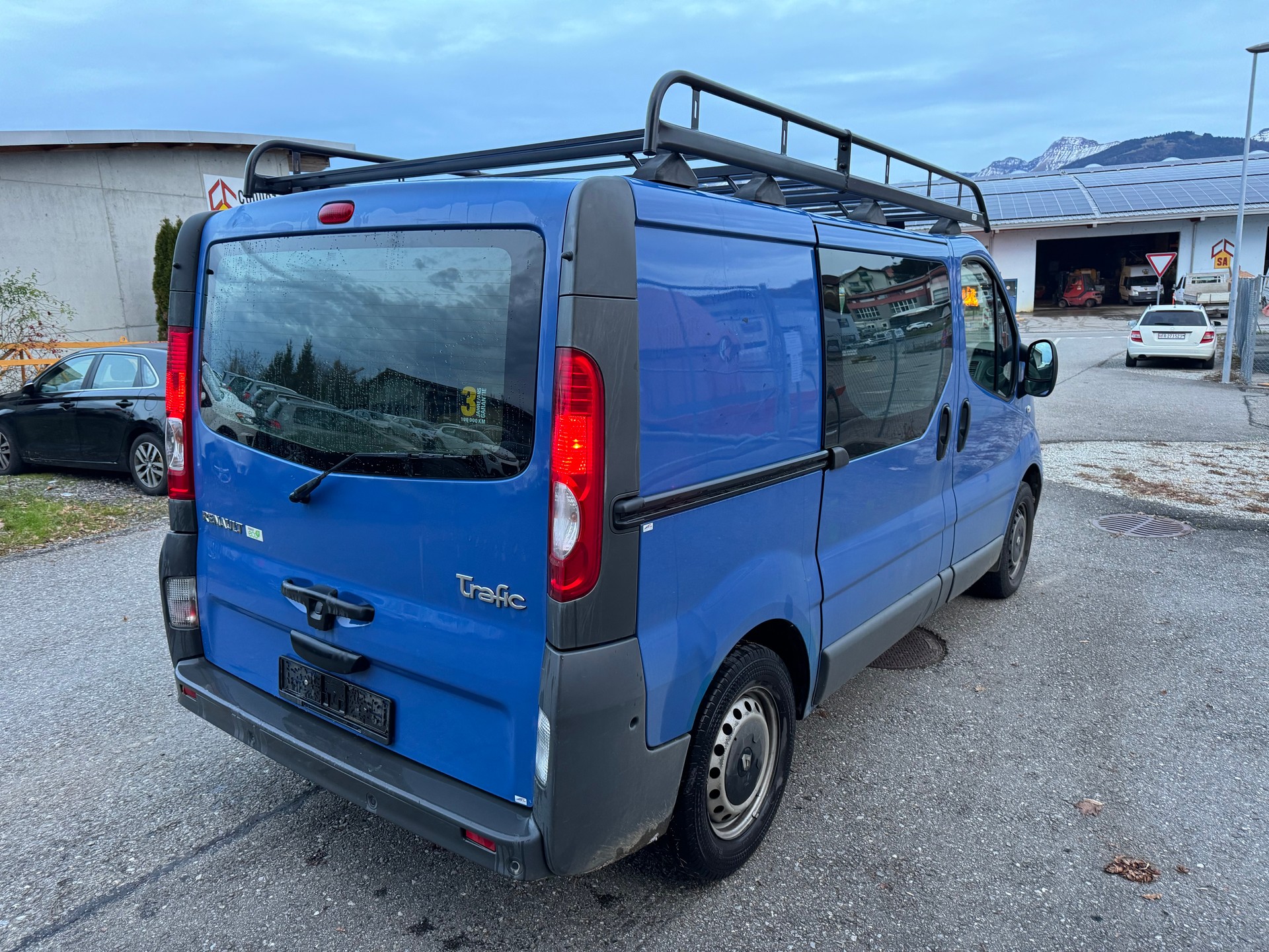 RENAULT Trafic 2.0 dCi 90 2.7t L1H1-image-3