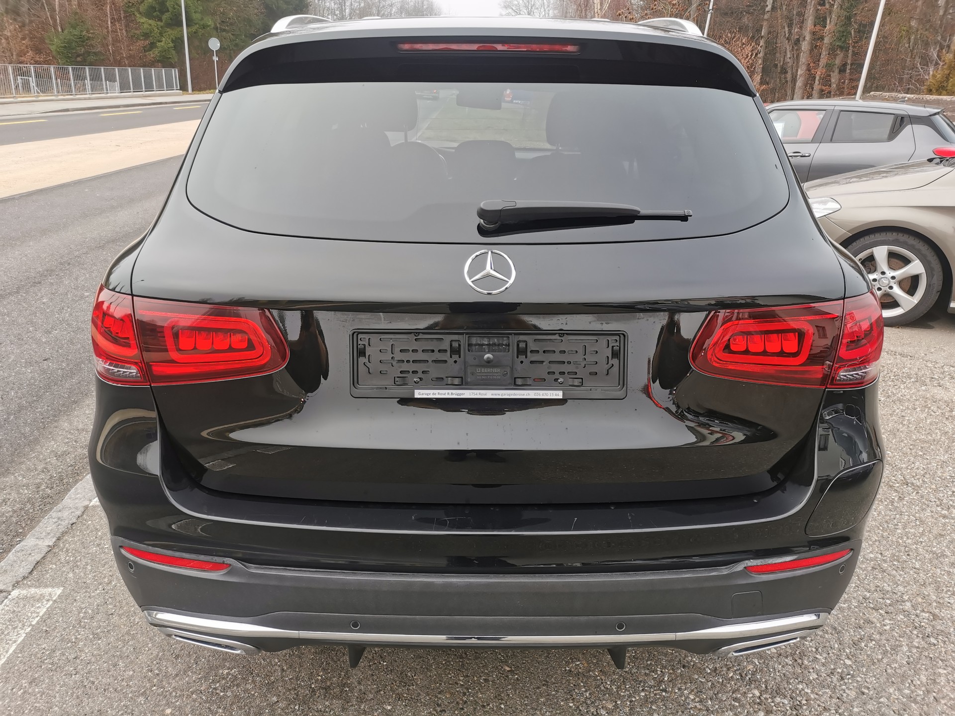 MERCEDES-BENZ GLC 300 e AMG Line 4Matic 9G-Tronic-image-7