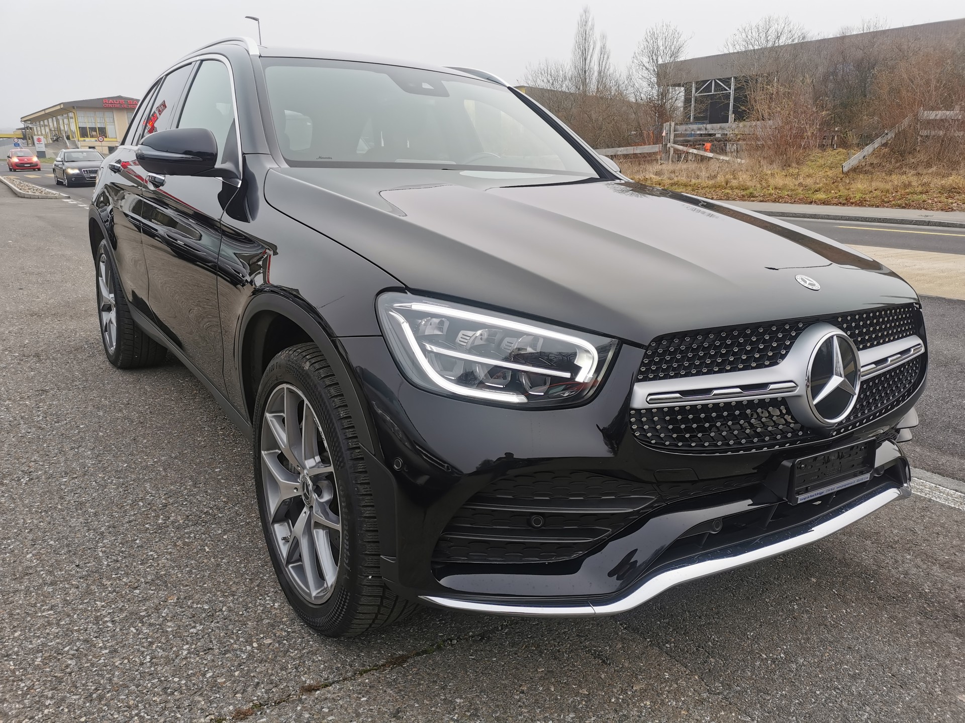 MERCEDES-BENZ GLC 300 e AMG Line 4Matic 9G-Tronic-image-1