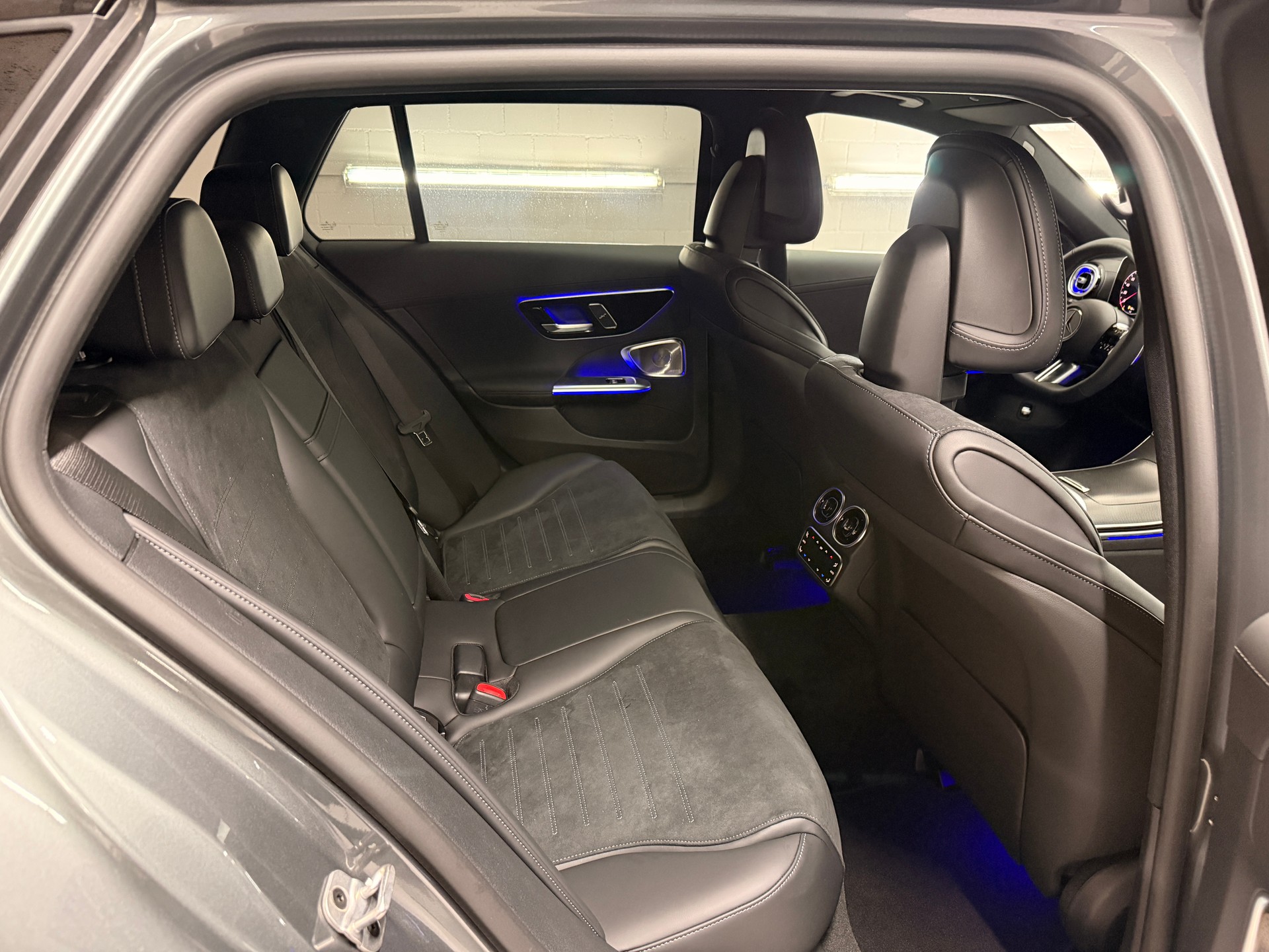 MERCEDES-BENZ C 300 4MATIC T-Modell-image-8