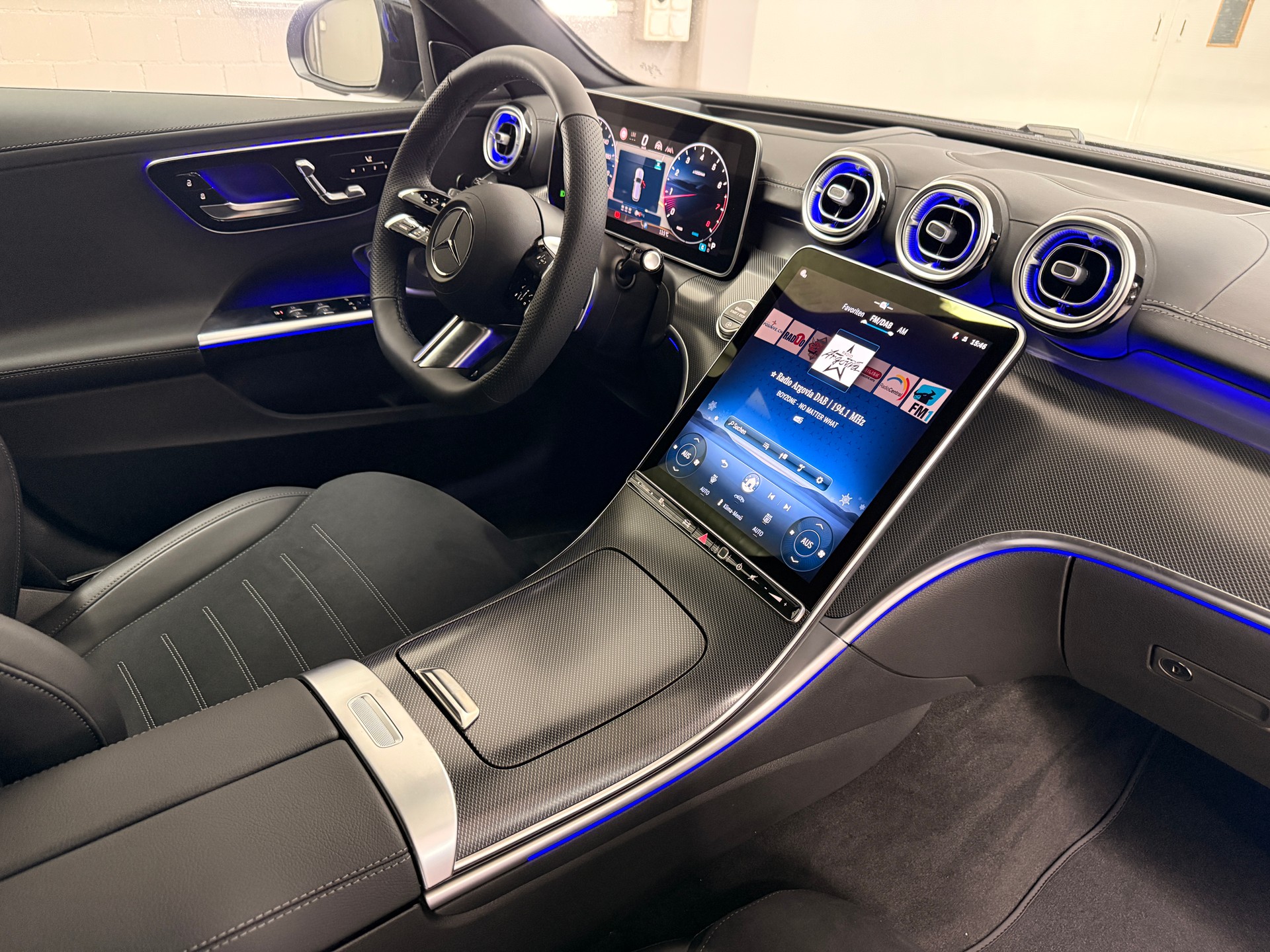 MERCEDES-BENZ C 300 4MATIC T-Modell-image-11
