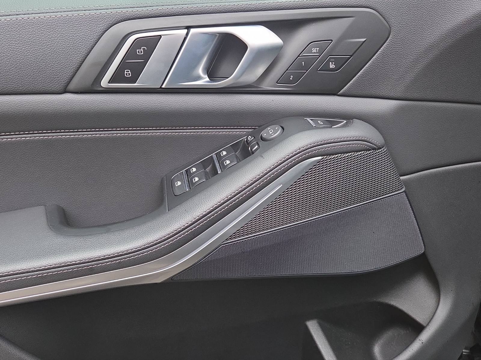 BMW X5 xDrive 48V 30d M Sport Steptronic-image-15