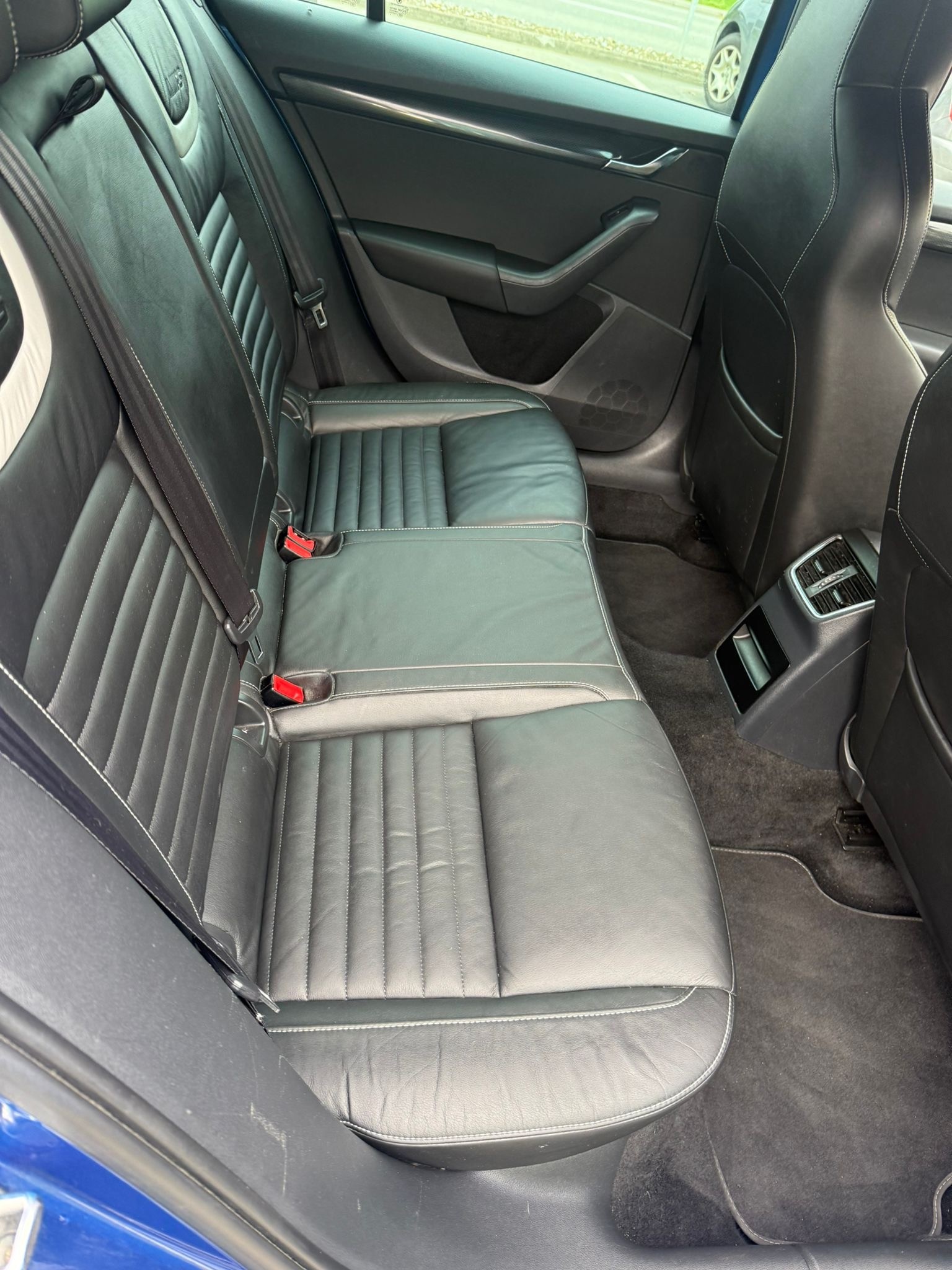 SKODA Octavia Combi 2.0 TSI RS DSG-image-6