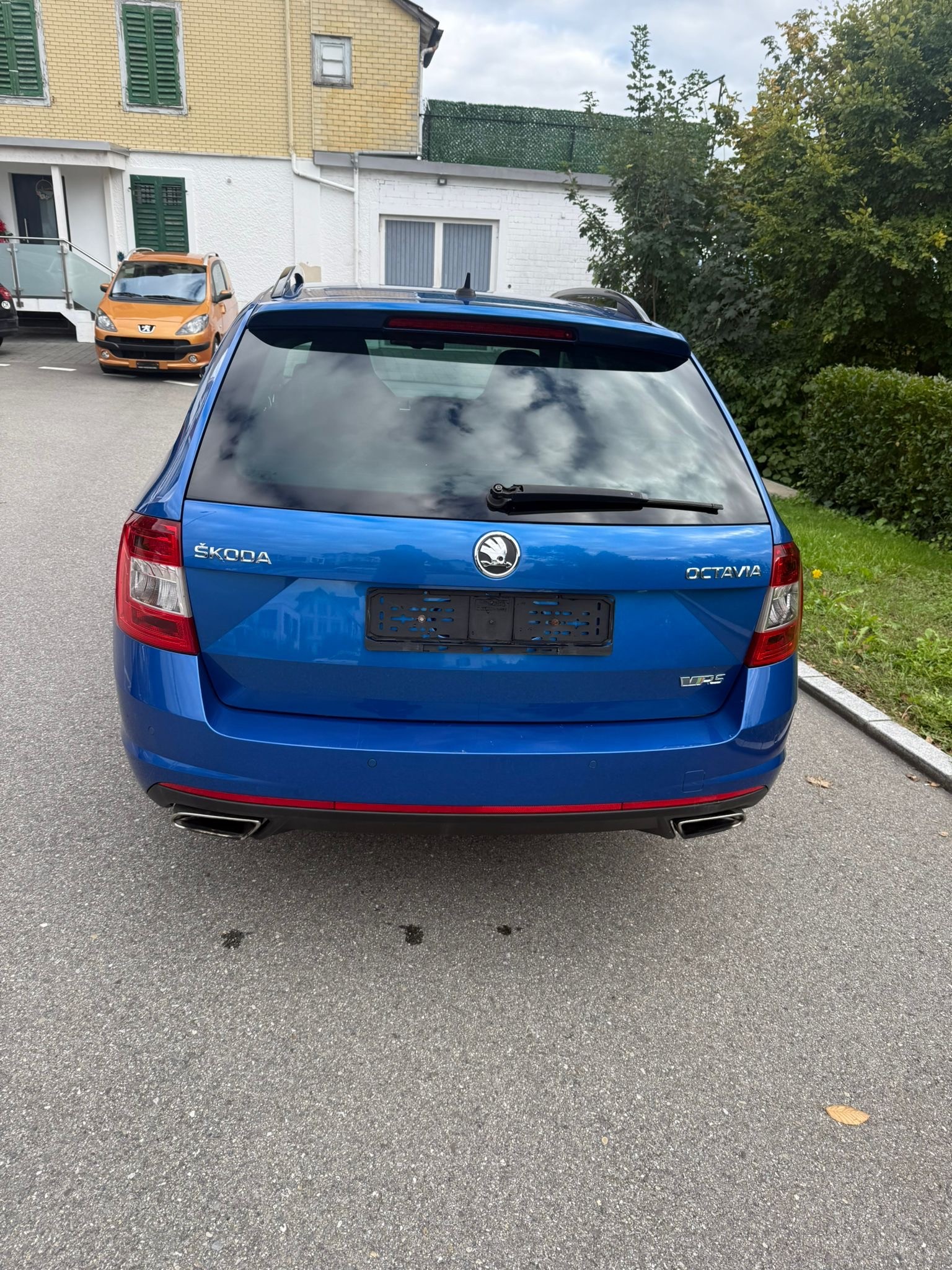 SKODA Octavia Combi 2.0 TSI RS DSG-image-3