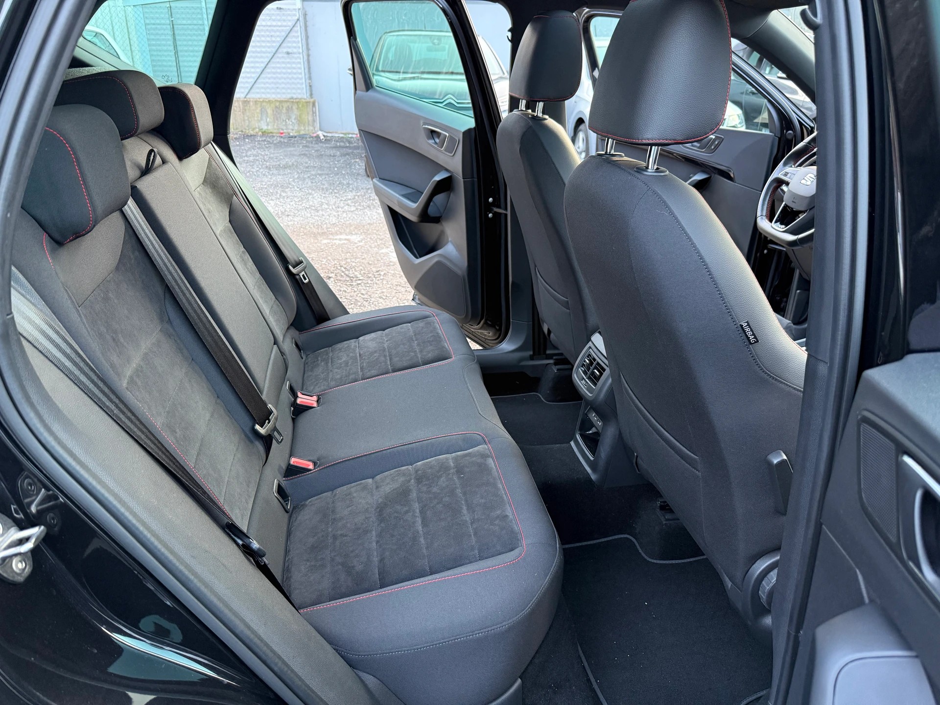 SEAT Ateca 2.0 TSI FR 4Drive DSG-image-11