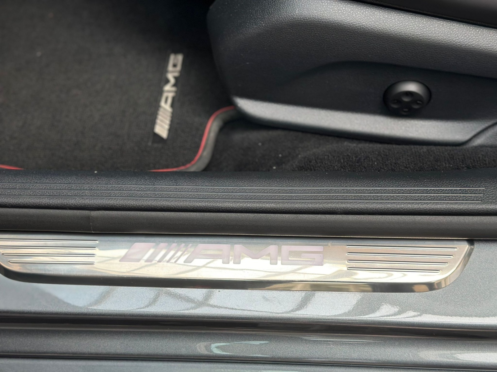 MERCEDES-BENZ E 43 AMG 4Matic 9G-Tronic-image-25