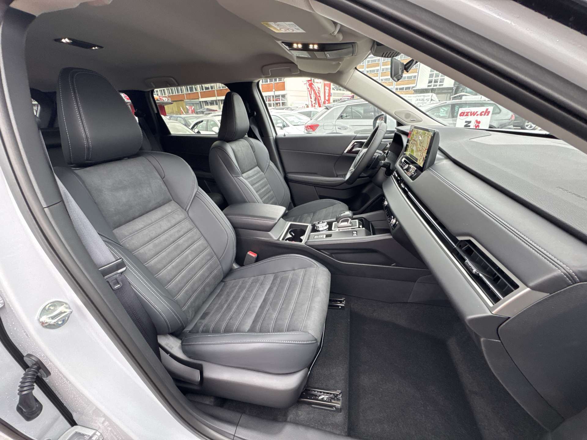 MITSUBISHI Outlander 2.4 PHEV Invite 306PS 4WD Automat-image-11