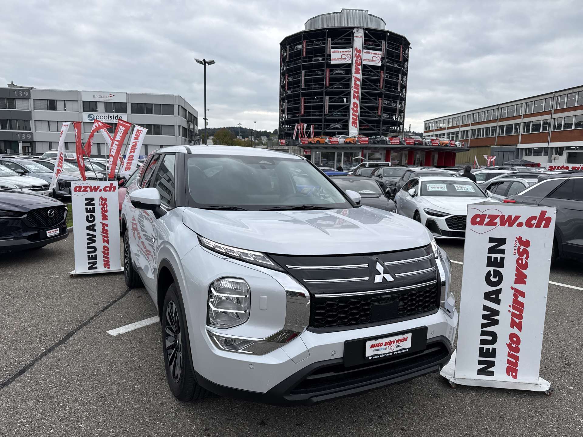 MITSUBISHI Outlander 2.4 PHEV Invite 306PS 4WD Automat