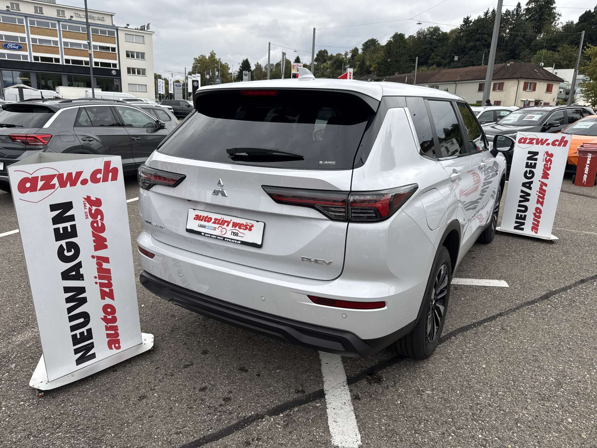 MITSUBISHI Outlander 2.4 PHEV Invite 306PS 4WD Automat-showroom-element-2