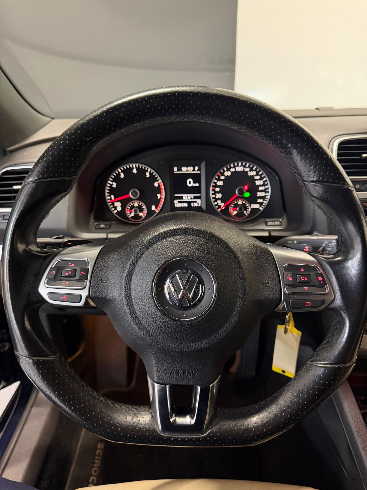 VW Scirocco 2.0 TSI Team DSG ***CH - Fahrzeug*** ''19 Zoll Orginal VW Felgen''-image-8
