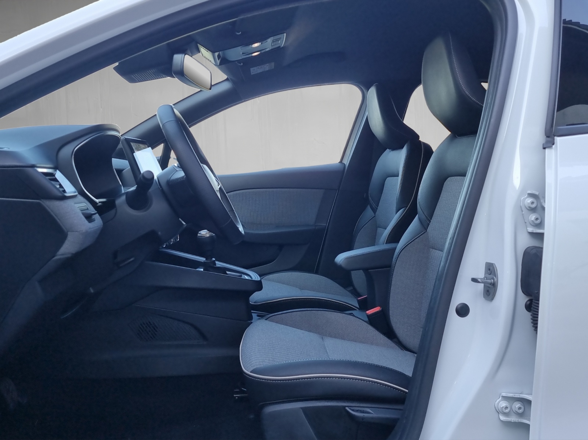 RENAULT Clio 1.0 TCe techno-image-6