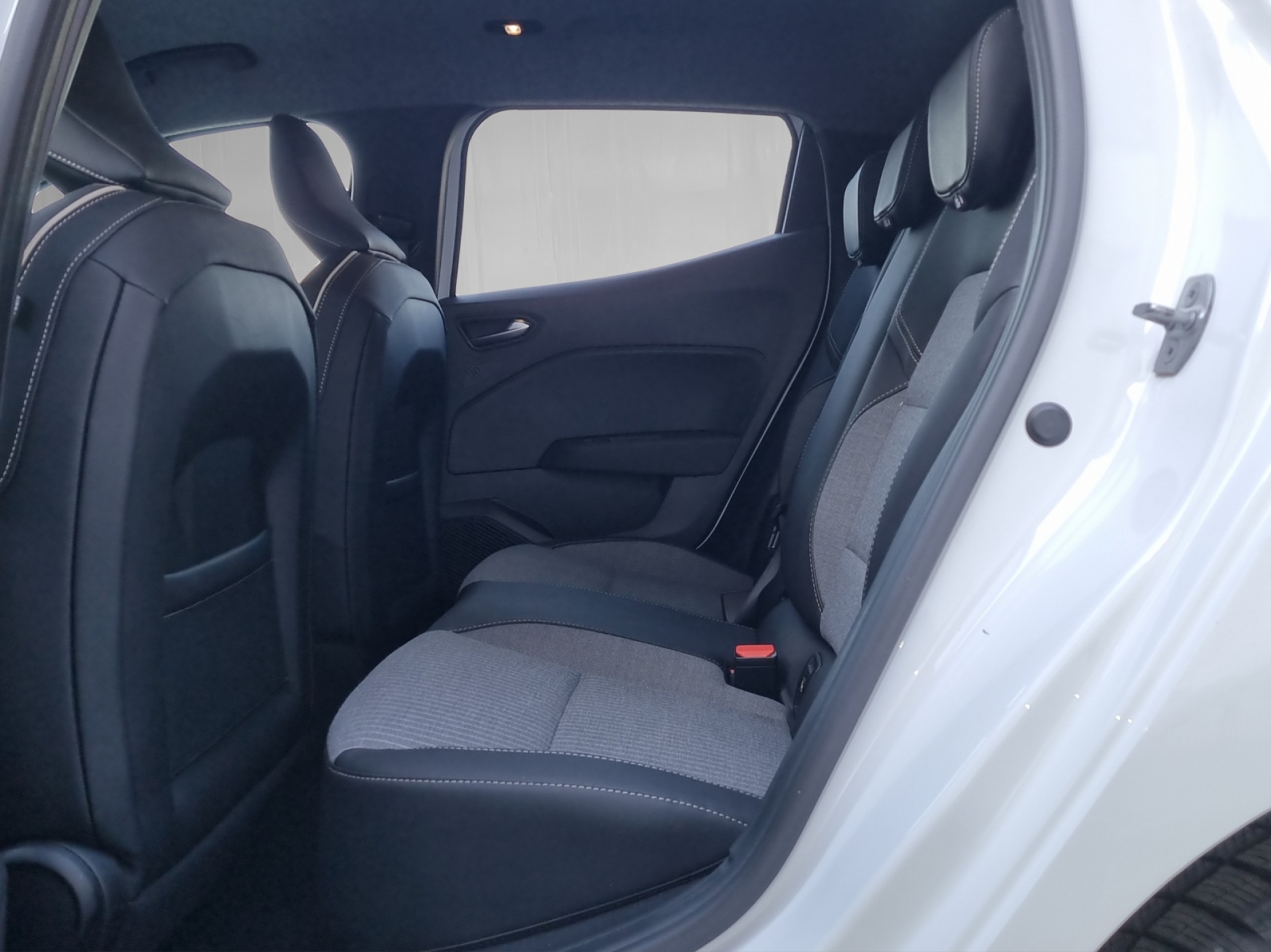 RENAULT Clio 1.0 TCe techno-image-7