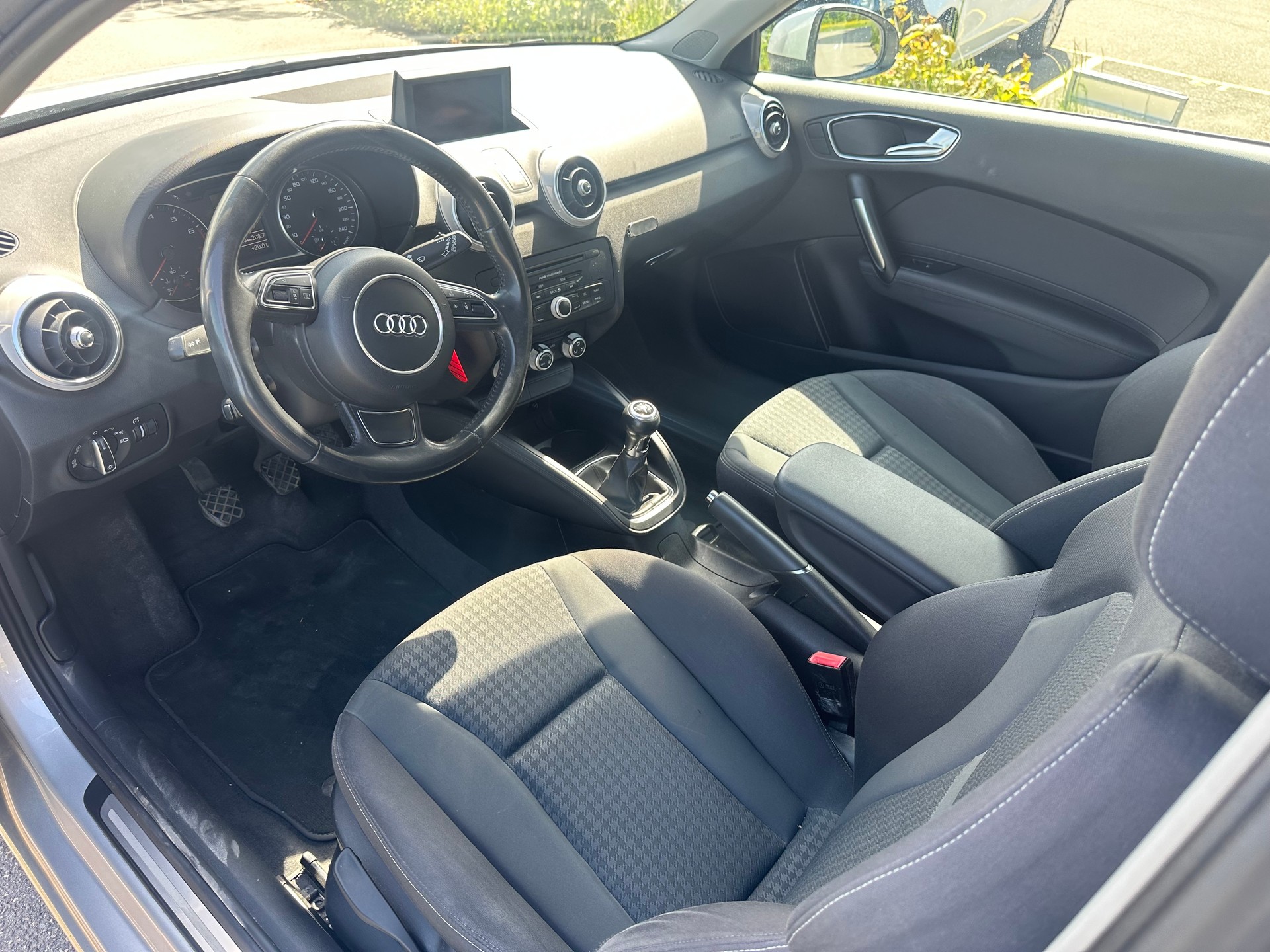 AUDI A1 1.4 TFSI Attraction mit neuen Steurkette!!!-image-6