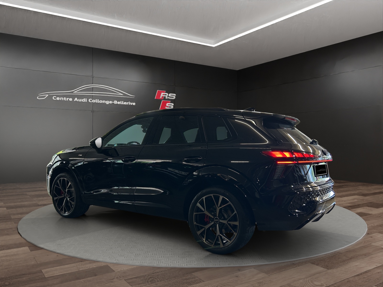 AUDI Q3 SUV TFSI quattro 195 kW S tronic-showroom-element-3