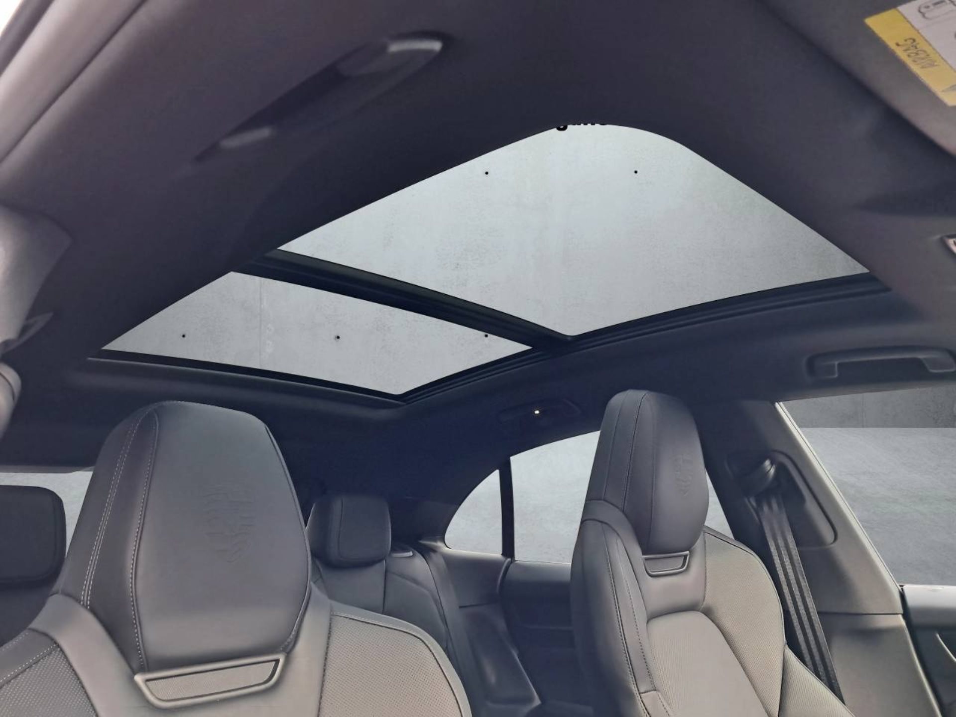 PORSCHE Macan 4S-image-17