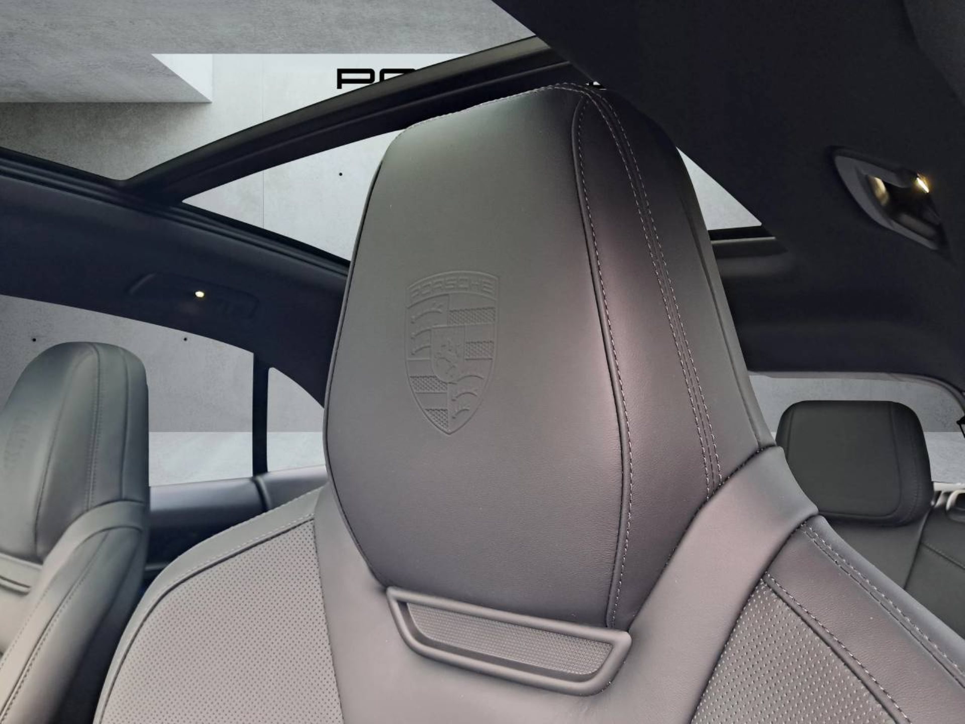 PORSCHE Macan 4S-image-27